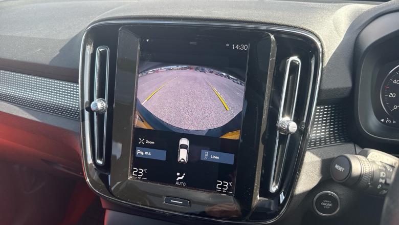 Volvo Xc40 2.0 B4P R DESIGN 5dr AWD Auto Petrol Estate